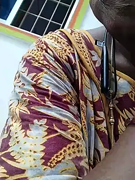 kavinila143 online show from July 27, 1:46 am