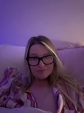 SuzieSub online show from March 2, 10:37 pm