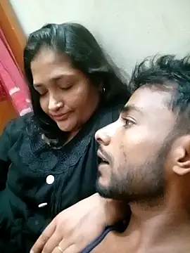 Hotty-couple063 online show from September 9, 5:13 pm