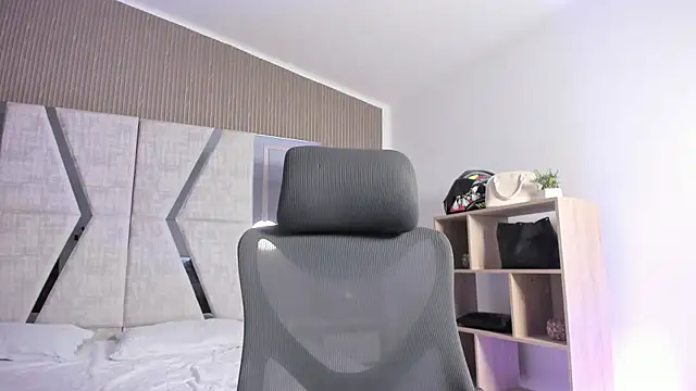 AlliceLover online show from December 14, 12:00 pm