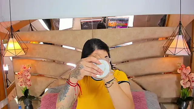 pamemiller1 online show from April 16, 10:48 am