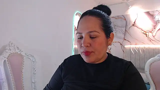 Ashley Grahaam online show from October 4, 1:00 am