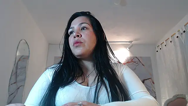 Ashley Grahaam online show from October 31, 1:51 am