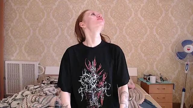 Kitkaat00 online show from March 30, 8:14 am