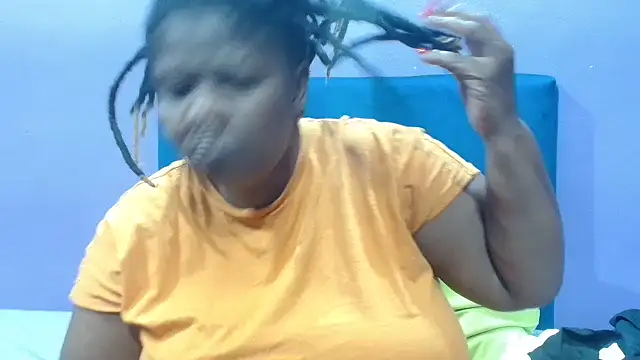 Snapshot of NaughtyChubbyZoe chatting on September 16, 5:37 am NaughtyChubbyZoe online show from September 16, 5:37 am