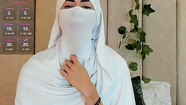  Zahiira  online show from October 6, 12:11 pm