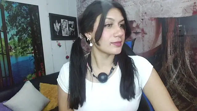 gigi gilt  online show from January 11, 4:39 am