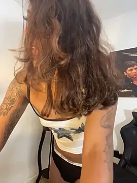 cam11 07 online show from February 19, 4:17 pm