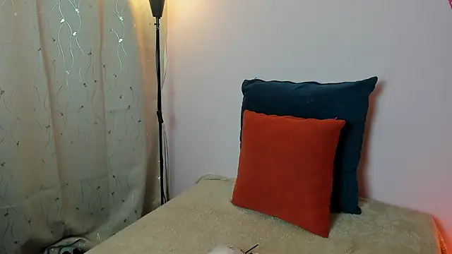 Dafne Mel online show from February 19, 1:32 pm