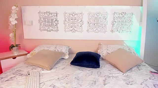 debra win online show from February 5, 9:51 pm