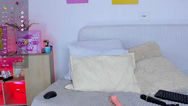 Snapshot of AprilAddams_ chatting on October 30, 10:33 pm AprilAddams  online show from October 30, 10:33 pm