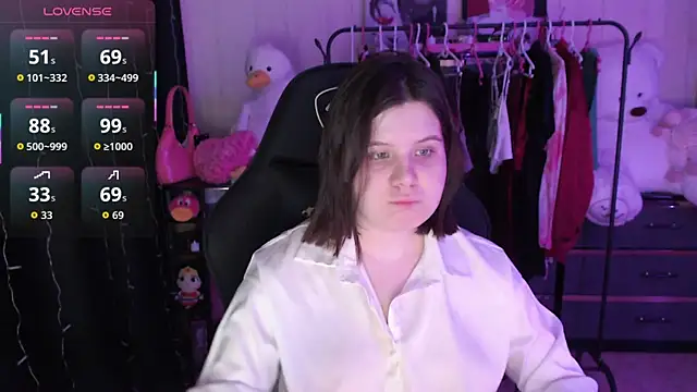 AmyVibess online show from April 18, 8:09 pm