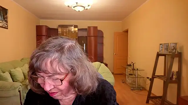 Betty Brick online show from January 16, 3:30 pm