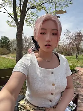 winter11 online show from April 19, 2:33 am