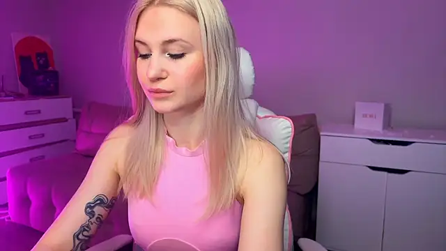 Sofia Kenwood online show from November 11, 3:35 am