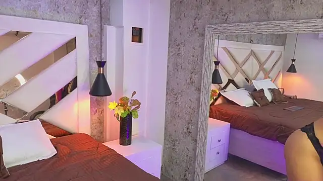 Saara evans  online show from September 25, 7:55 pm