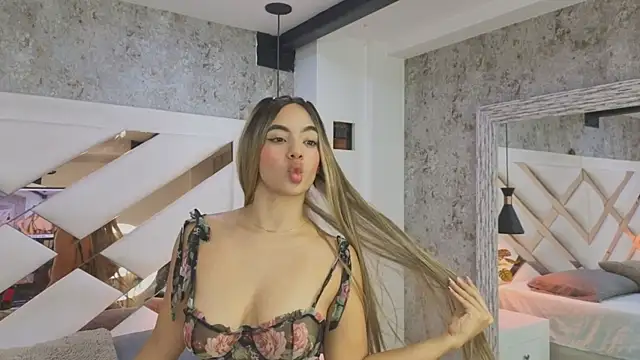 Saara evans  online show from October 10, 7:41 pm