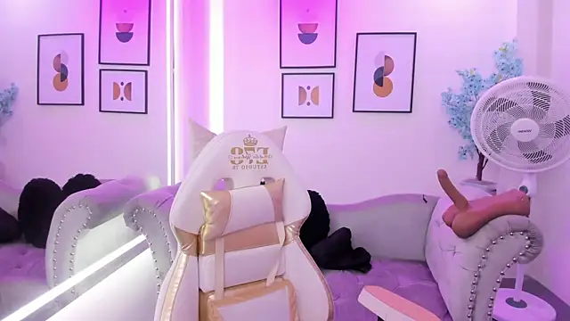 Alicia leclair online show from November 7, 3:45 am