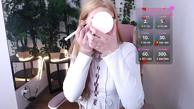 Snapshot of Lili_Luuu chatting on October 20, 2:42 pm Lili Luuu online show from October 20, 2:42 pm