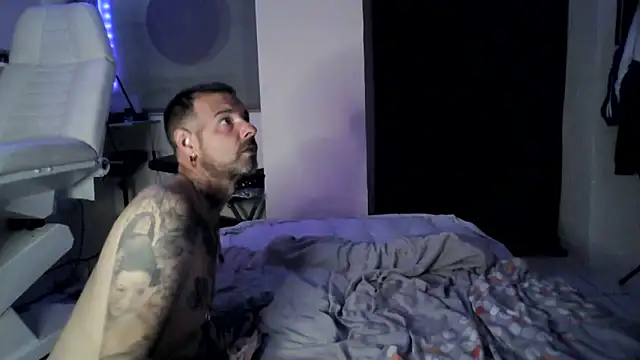 soumisdeblake83 online show from April 22, 11:02 pm