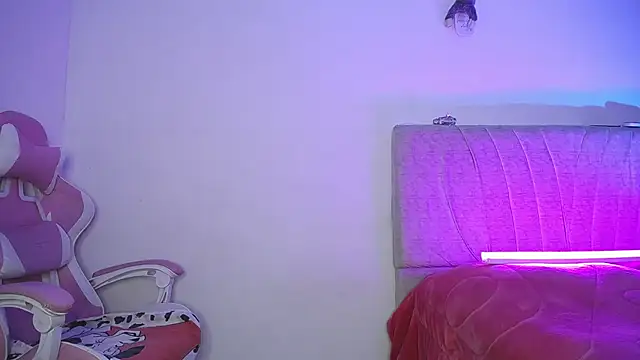 Snapshot of Stepha_babe chatting on September 16, 4:20 am Stepha babe online show from September 16, 4:20 am