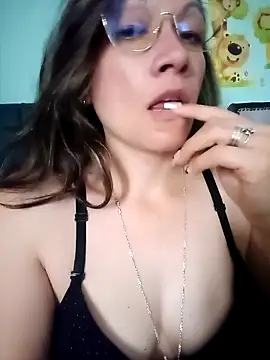 Chriss girl of imaginatio online show from March 8, 6:01 pm