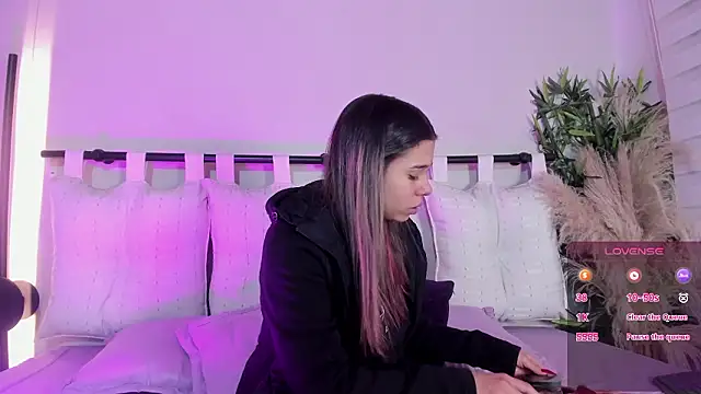 Rachell criss online show from February 3, 4:21 am