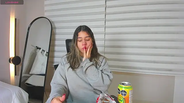 Rachell criss online show from January 17, 3:58 am