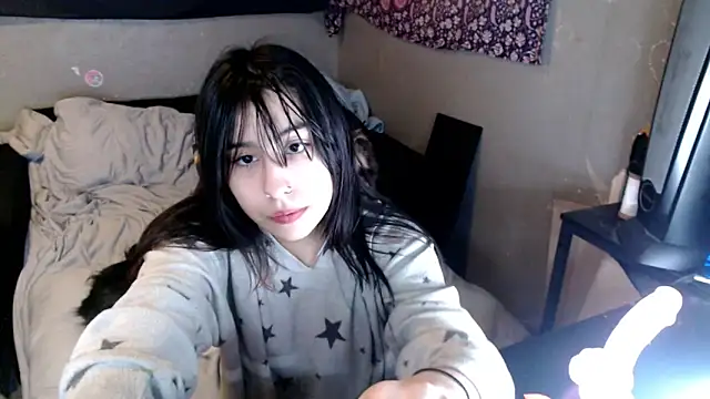 London Ray online show from December 14, 3:01 am