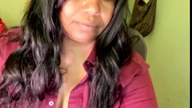 ebonylouissexyhot online show from September 18, 9:02 pm