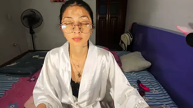 Anais lux online show from March 29, 11:59 pm