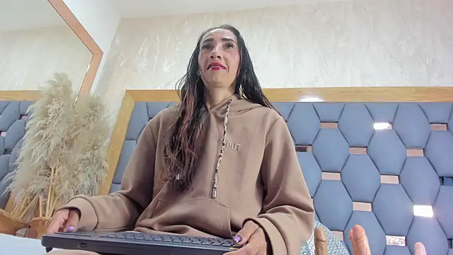 crystal sm online show from March 27, 3:19 am