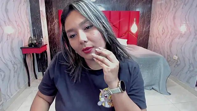 LatinaHoleQueen online show from April 7, 4:53 pm