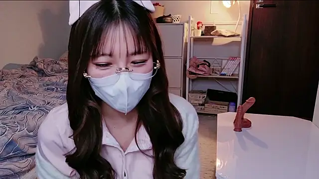 MOEMOE-Q online show from February 14, 5:59 pm