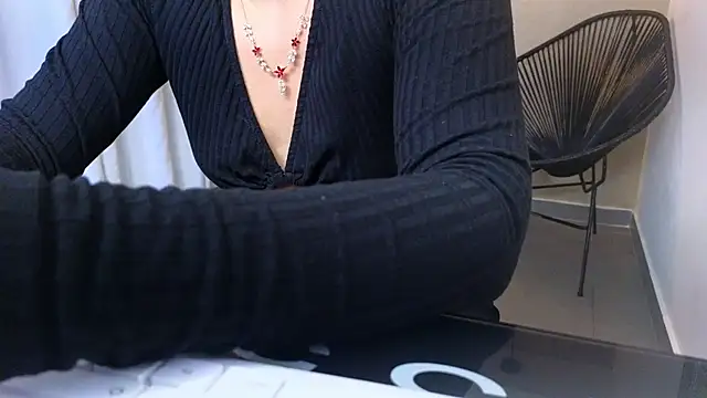 Lia Mar  online show from December 18, 6:12 pm