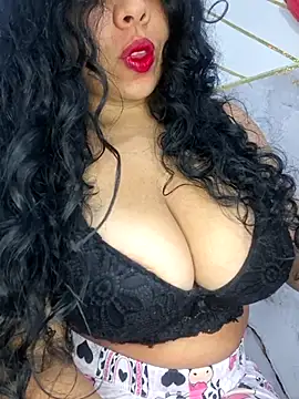 Yemaly Lee online show from April 21, 1:42 am