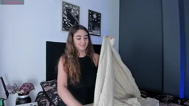 Alice Dickinssonn online show from September 29, 1:16 pm