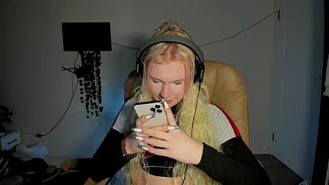 Sasyhk0 online show from December 16, 8:26 pm