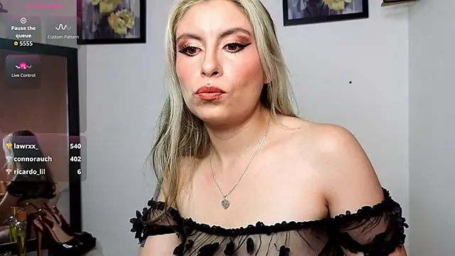 Snapshot of brianna_smoke chatting on October 17, 3:59 pm brianna smoke online show from October 17, 3:59 pm