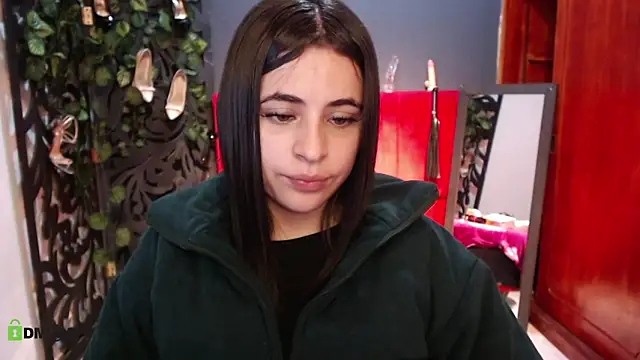 sofi lara28 online show from February 16, 1:33 pm