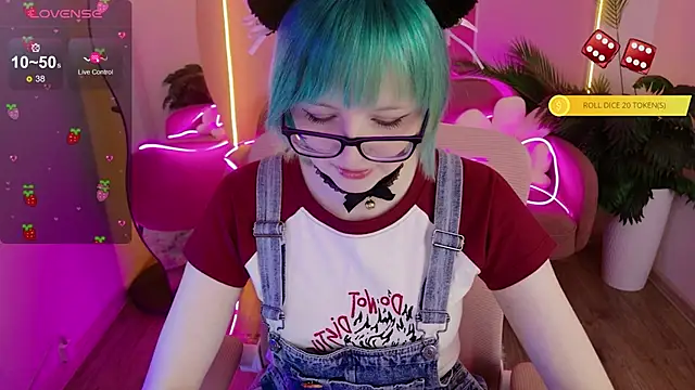 CoralineYoung online show from March 19, 7:02 am