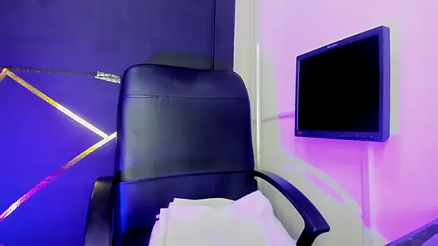 Kylie Moan online show from November 30, 3:54 am