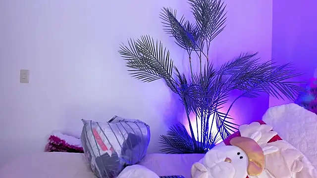 Hadid Jimenez  online show from November 12, 7:45 pm