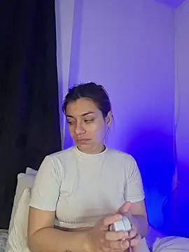 AmaiaSalvatore online show from January 5, 10:46 pm