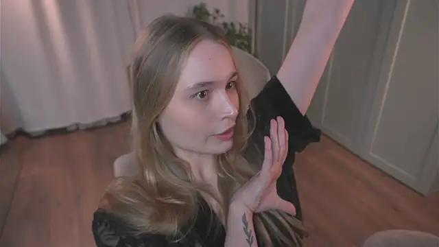 lisa schiele online show from January 17, 8:27 pm