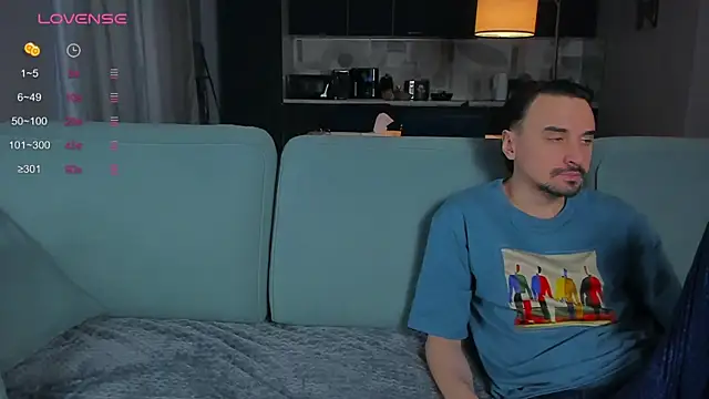 Snapshot of honeymoon11000 chatting on October 28, 1:17 pm honeymoon11000 online show from October 28, 1:17 pm