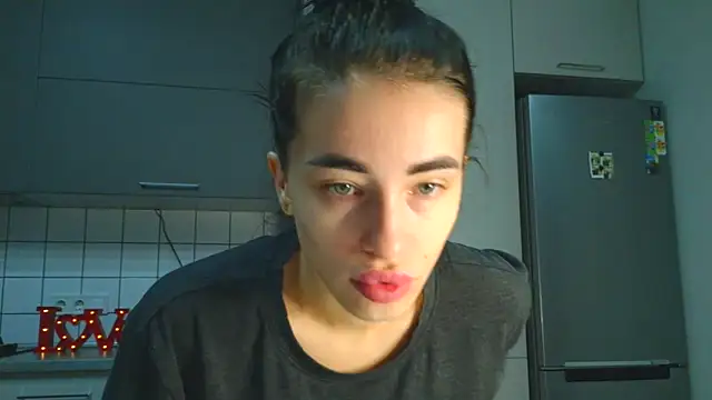 EvaMelnik online show from November 9, 4:47 pm