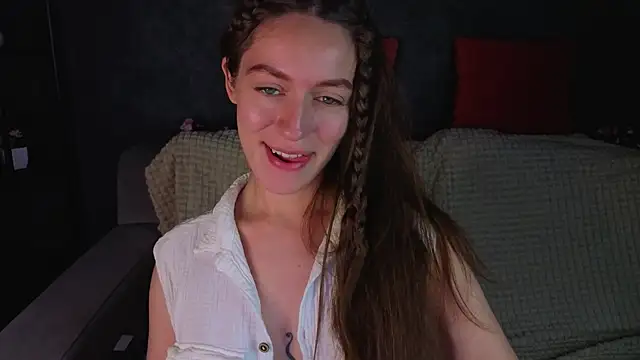 Agnes Wells online show from May 30, 9:40 am