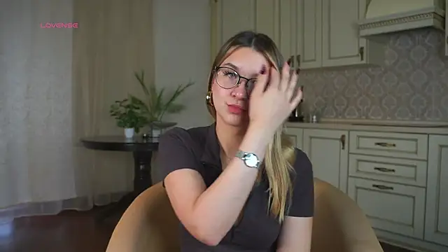 DarelleFaux online show from October 12, 3:42 am