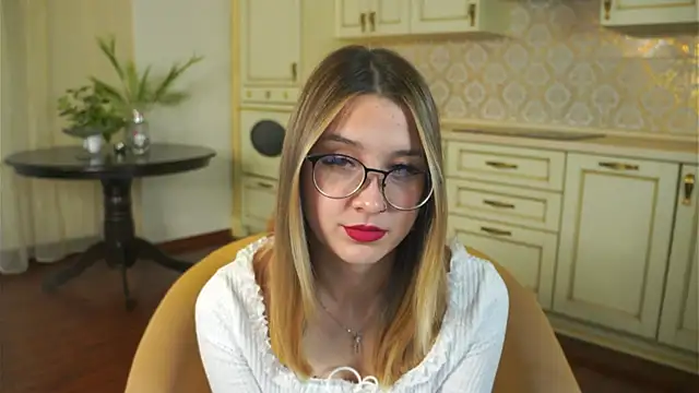 DarelleFaux online show from September 30, 3:34 am